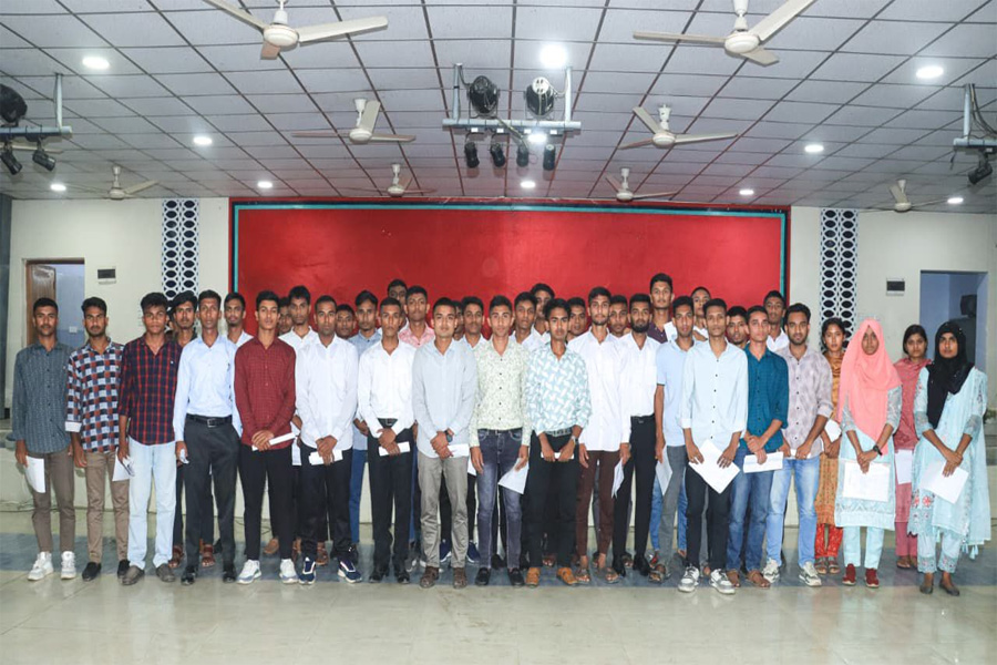 কুড়িগ্রামে মাত্র ১২০ টাকায় পুলিশের চাকরি পেলেন ৩৯ তরুণ-তরুণী