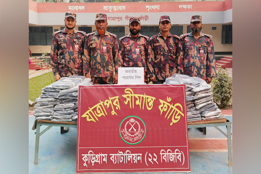 কুড়িগ্রামে বিজিবির অভিযানে ভারতীয় প্যান্ট পিস জব্দ