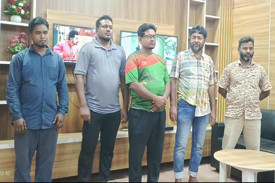 মাদকের আসামি ছাড়াতে গিয়ে বিএনপি-জামায়াতের ৫ নেতাকর্মী আটক