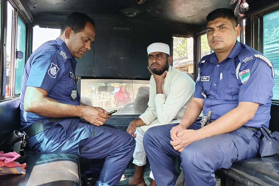 সেই হাতুড়ে চিকিৎসককে এক বছরের জেল, প্রতিষ্ঠান সিলগালা