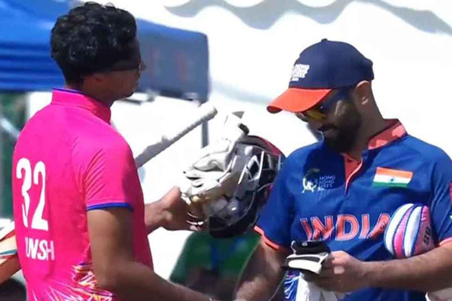 কুয়েতের পর আরব আমিরাতের কাছে বিধ্বস্ত ভারত