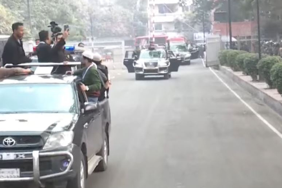 রাষ্ট্রীয় মর্যাদায় সংসদ ভবনে খালেদা জিয়ার মরদেহ