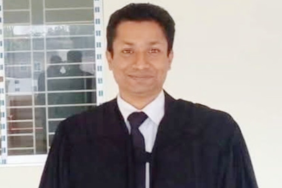 চিরকুট লিখে ফাঁস দিয়ে আইনজীবীর আত্মহত্যা