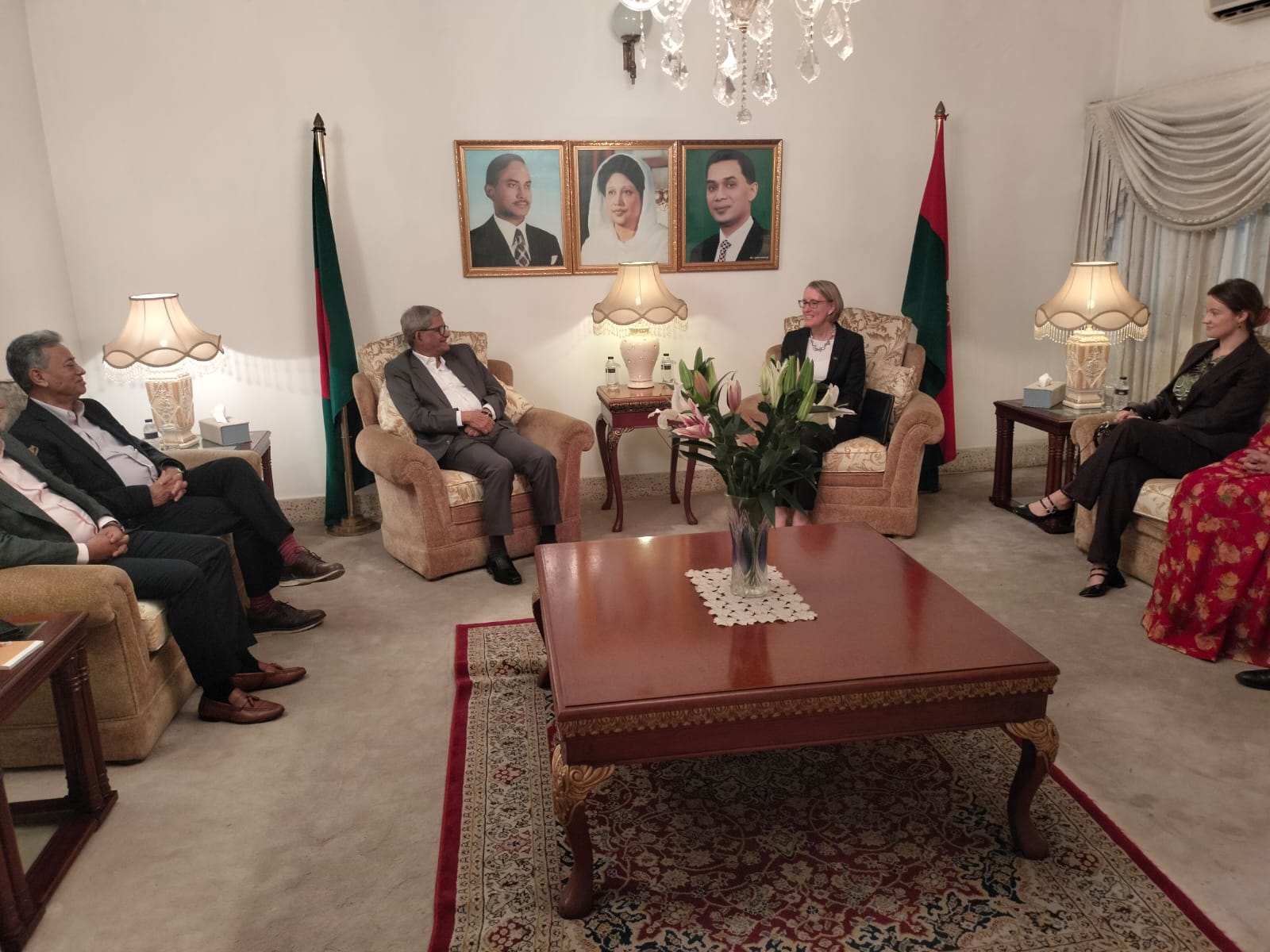 জাতীয় নির্বাচনের দিনই গণভোট হতে হবে : আমীর খসরু