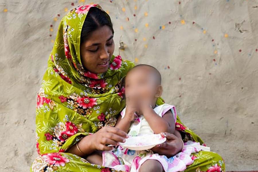 মায়ের অতিরিক্ত কাজের চাপে ক্ষতিগ্রস্ত হচ্ছে শিশুর পুষ্টি: বাকৃবি গবেষণা