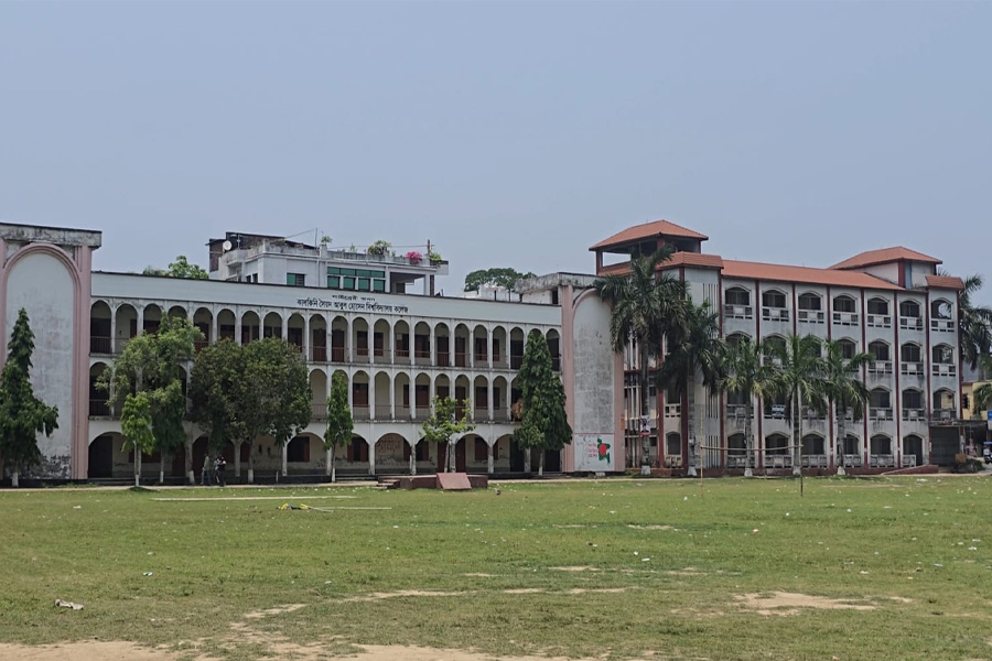 কালকিনি কলেজে অব্যবস্থাপনা, শিক্ষকদের দ্বন্দ্বে এই বিদ্যাপীঠ ধ্বংসের পথে