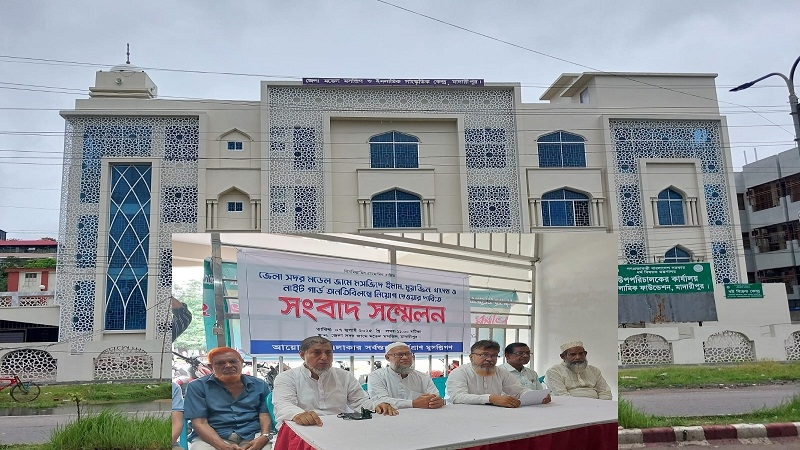 মডেল মসজিদ উদ্বোধনের দাবিতে সংবাদ সম্মেলন