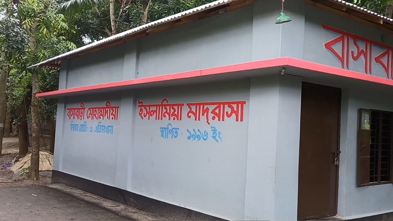 মাদারীপুরে ৭ মাদ্রাসাছাত্রকে বেত্রাঘাত
