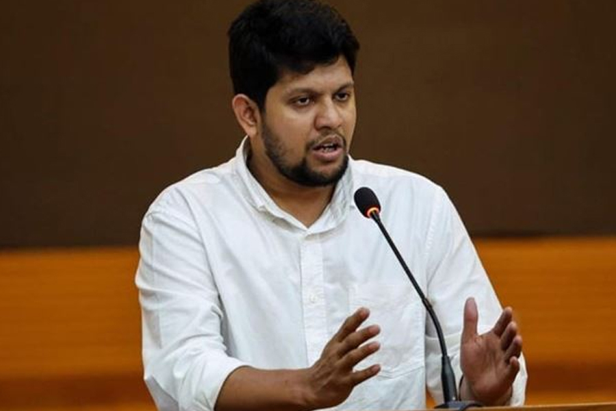 নিজের রাজনৈতিক অবস্থান তুলে ধরলেন মাহফুজ আলম