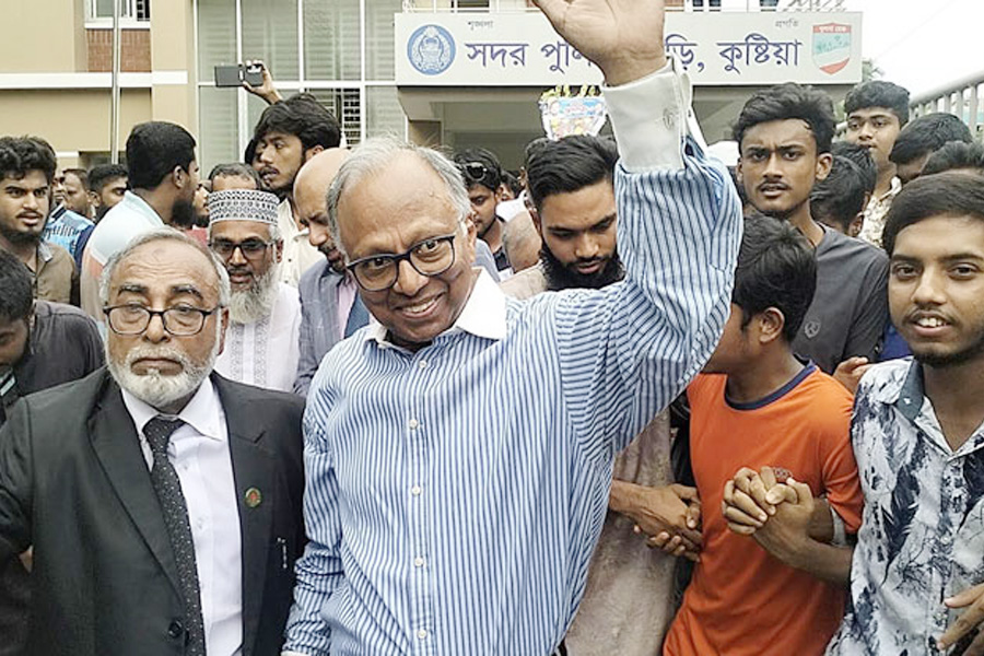 হাসিনার মামলায় মাহমুদুর রহমানের অবশিষ্ট সাক্ষ্যগ্রহণ আজ