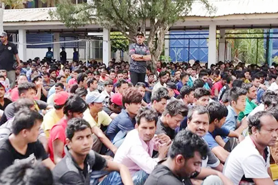 মালয়েশিয়ায় ১ বছরে ৯০ হাজার অবৈধ অভিবাসী আটক