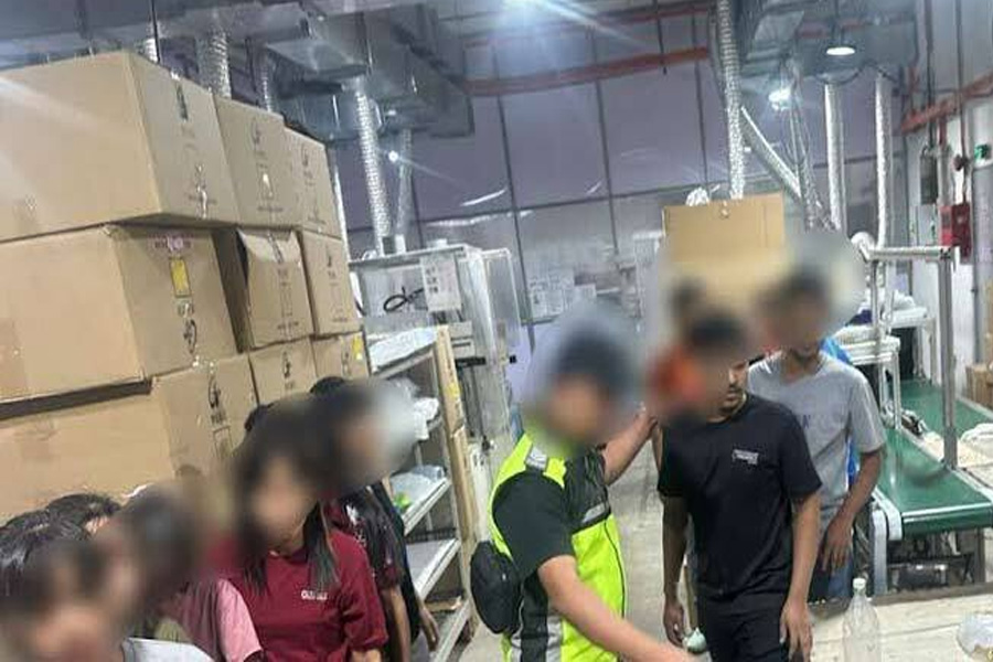 মালয়েশিয়ায় ৪৫ বাংলাদেশিসহ ১২৩ অবৈধ শ্রমিক আটক