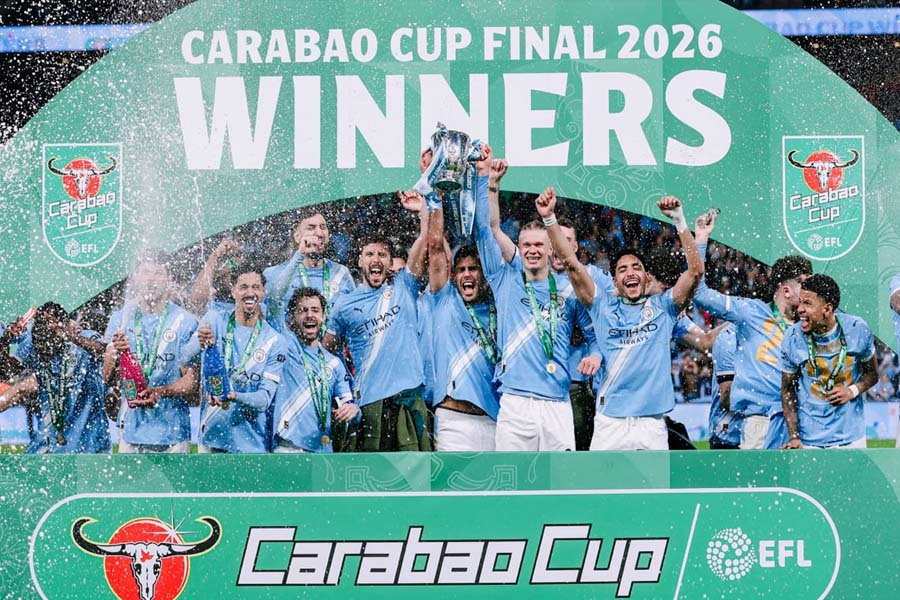 আর্সেনালকে হারিয়ে মৌসুমের প্রথম শিরোপা জিতল সিটি