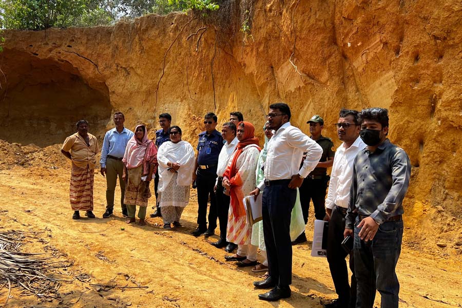 মানিকছড়িতে পাহাড় কাটা পরিদর্শনে তদন্ত কমিটি