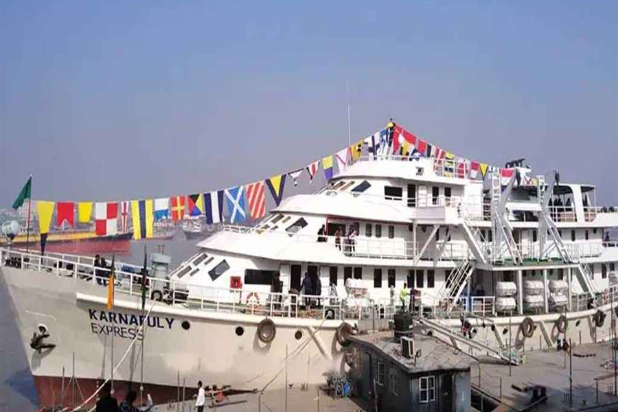 সেন্টমার্টিন খুললেও অনিশ্চয়তায় পর্যটকদের যাত্রা