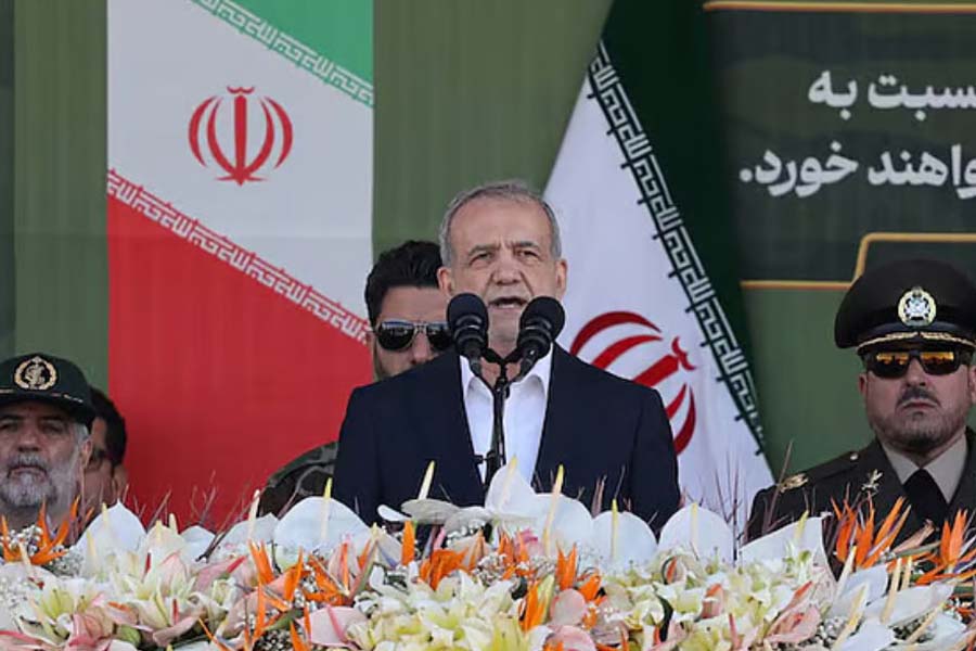 শত্রুকে এক ইঞ্চি জমিও দখল করতে দেবে না ইরান