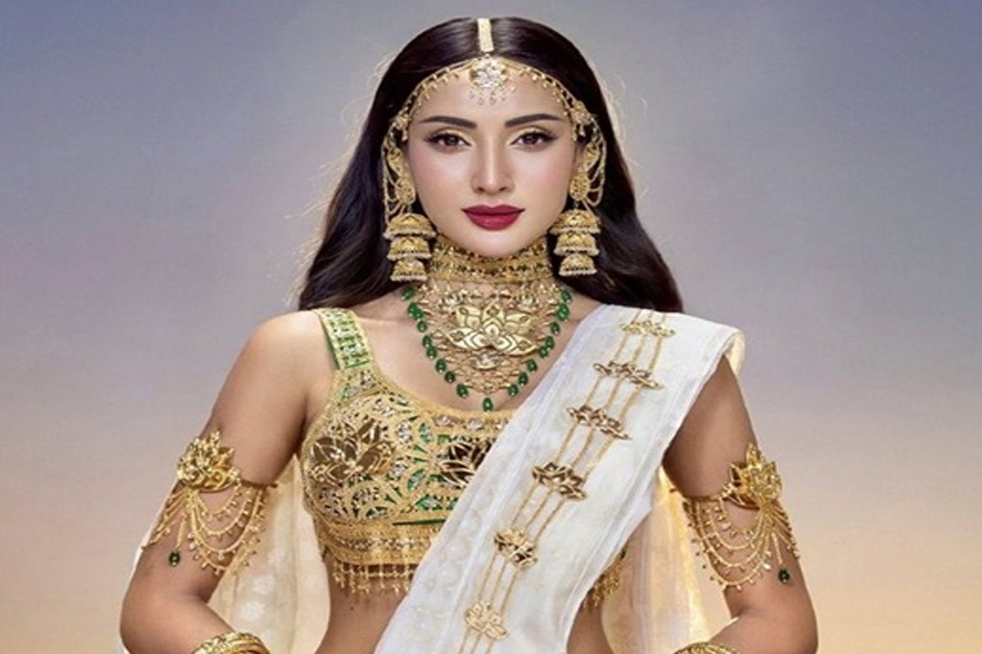 ‘মিস ইউনিভার্স’ মঞ্চে রাজকীয় জামদানিতে বাংলাদেশি মিথিলা