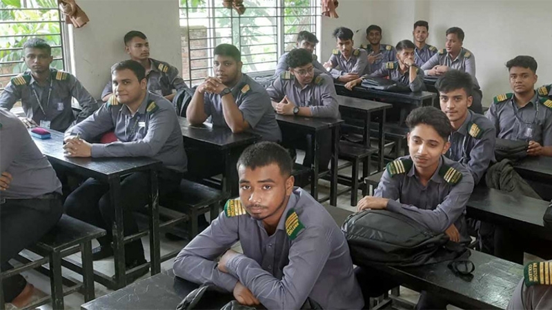 মাইলস্টোনে নবম-দ্বাদশ শ্রেণির ক্লাস শুরু, চলছে কাউন্সেলিং
