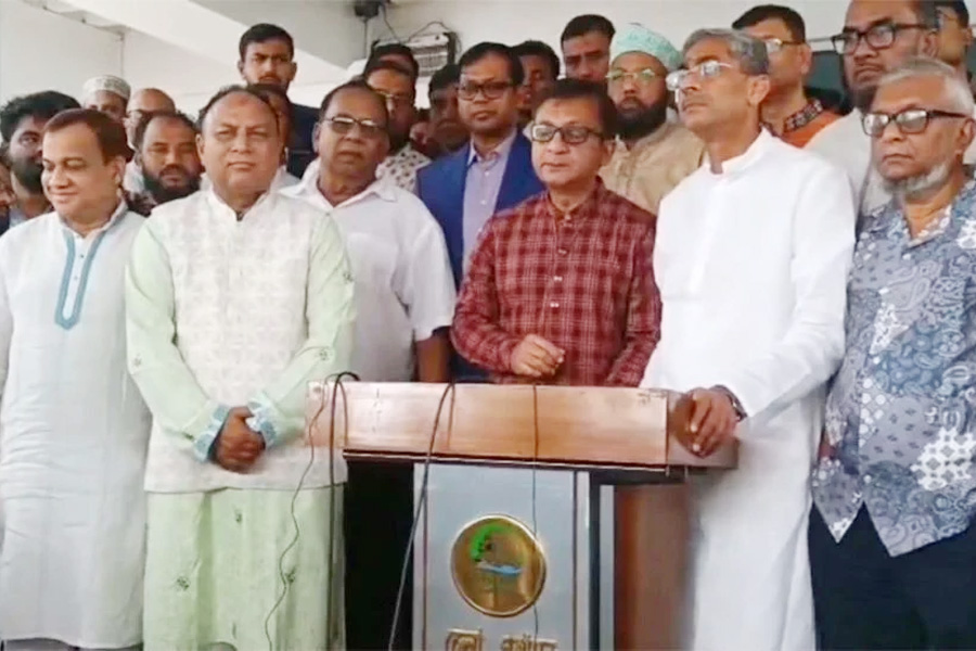 ঈদের আগে শ্রমিকদের বকেয়া মজুরি পরিশোধ করা হবে