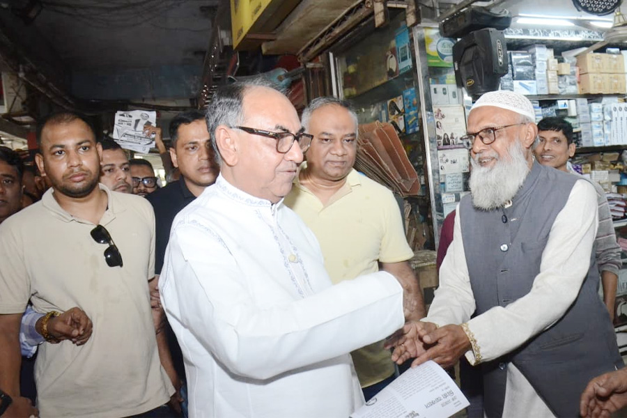 অসভ্য ভাষায় কথা বলে নিজেকে জাহির করবেন না : মির্জা আব্বাস