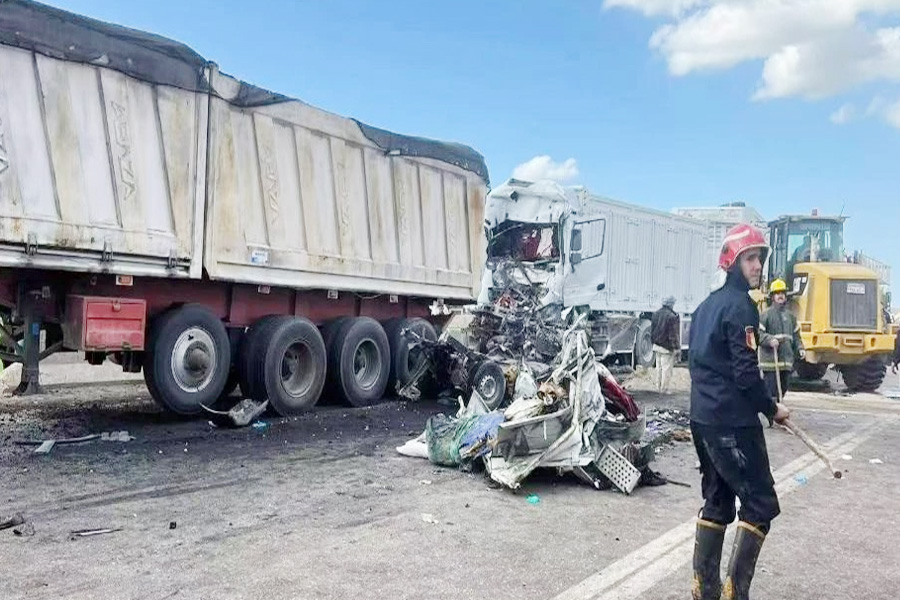 মিশরে ট্রাক-যাত্রীবাহী পিকআপের সংঘর্ষ, নিহত ১৮