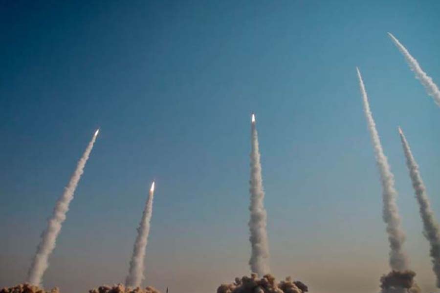 হাইপারসনিক ছাড়াও তিন ধরনের ক্ষেপণাস্ত্র ছুড়েছে ইরান