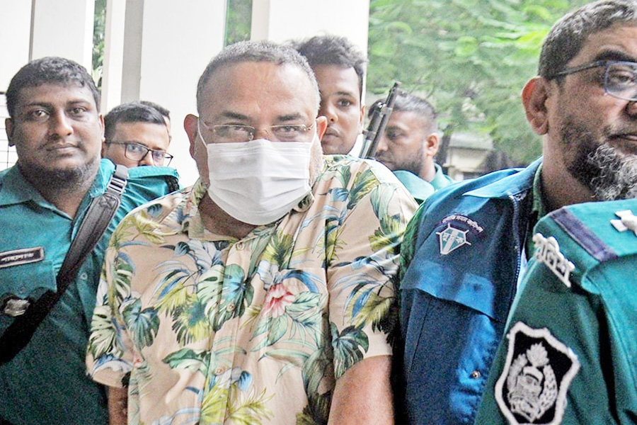 স্বাস্থ্য খাতের আলোচিত ঠিকাদার মিঠু ৫ দিনের রিমান্ডে