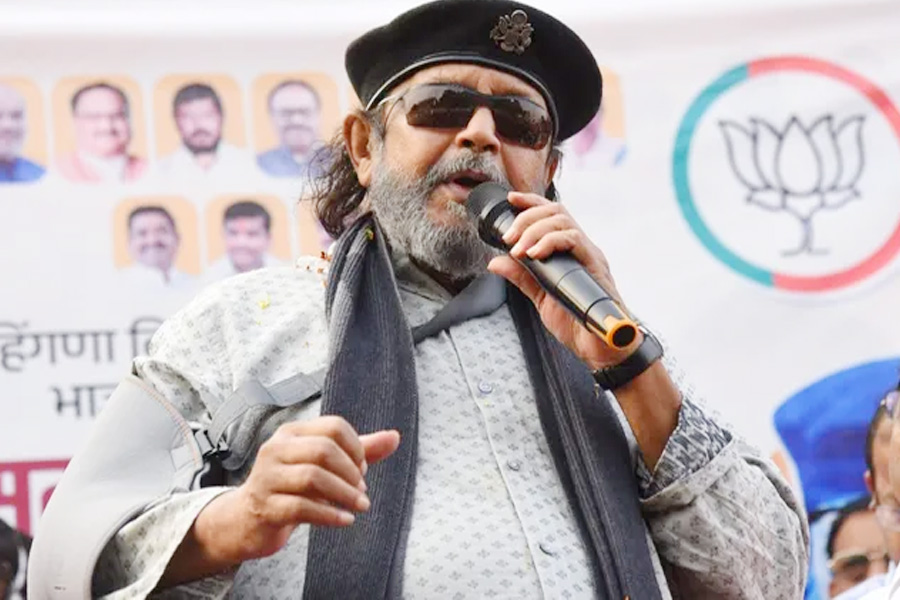 আদালতে ১শ’ কোটি রুপির মানহানি মামলা মিঠুনের