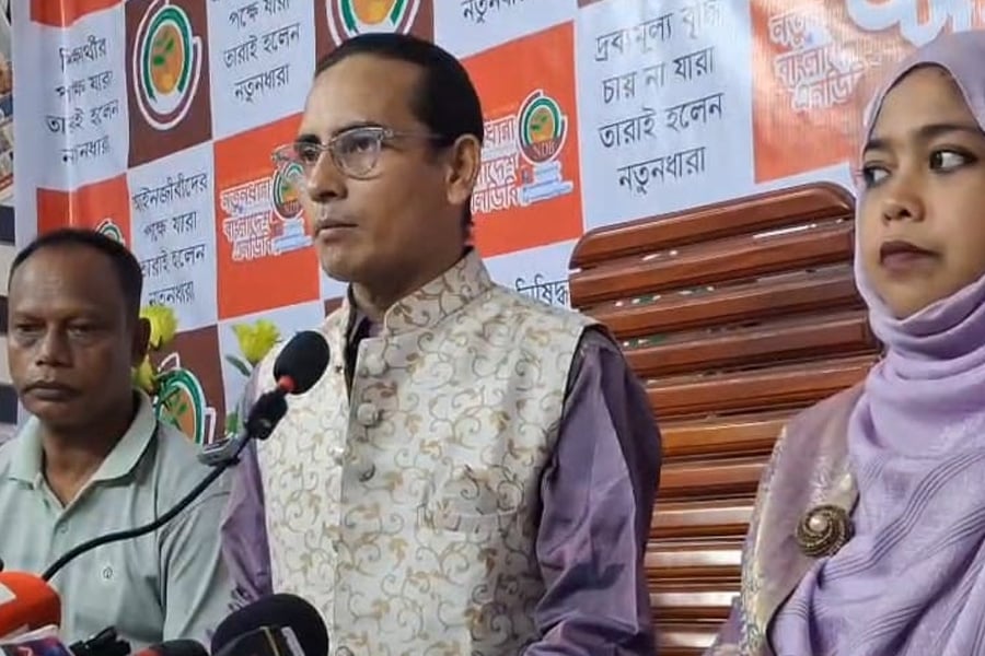 "জুলাইকে ব্যবহার করে হামলা, মামলা ও মবের প্রতিবাদে" আয়োজিত সংবাদ সম্মেলনে বক্তব্য দেন মোমিন মেহেদী। ছবি: ভিওডি বাংলা
