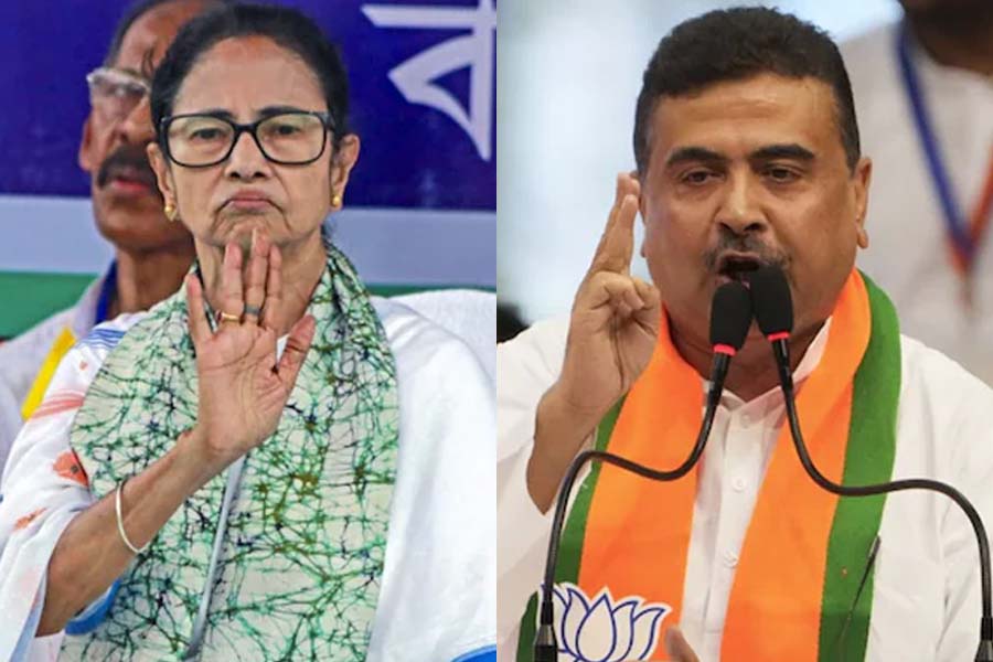 টালমাটাল মমতার মসনদ, জয়ের হাতছানি শুভেন্দুর শিবিরে