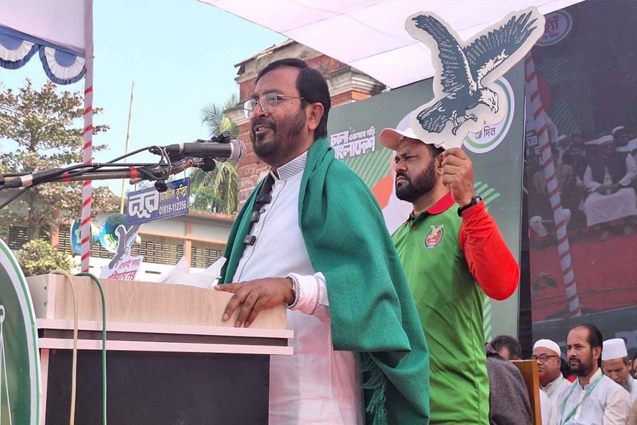 ফ্যামিলি কার্ড নয়, নিরাপত্তার কার্ড দেন: মঞ্জু