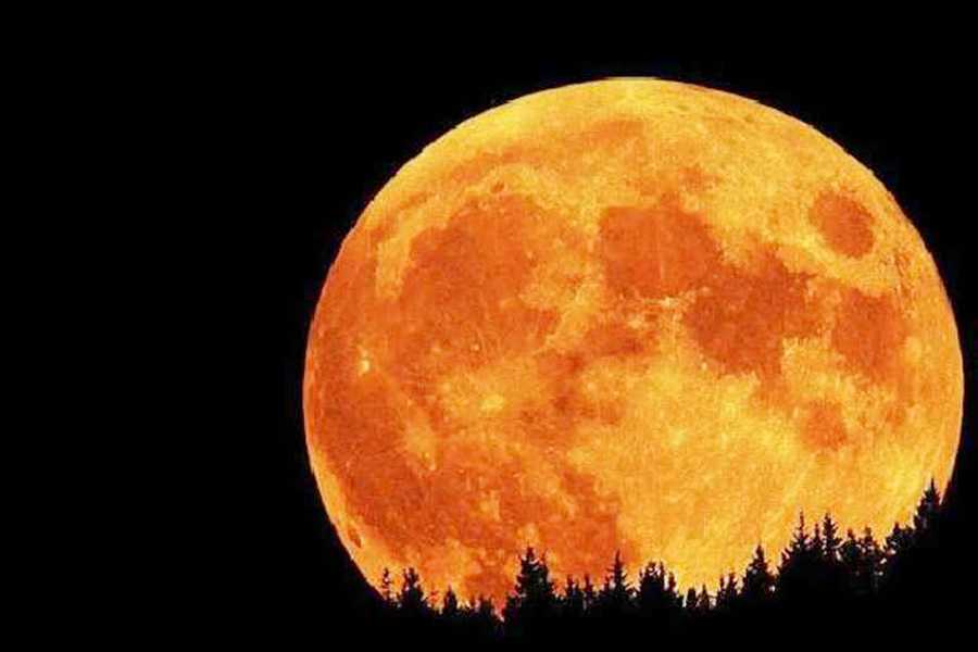বছরের প্রথম সুপারমুন দেখা যাবে আকাশে