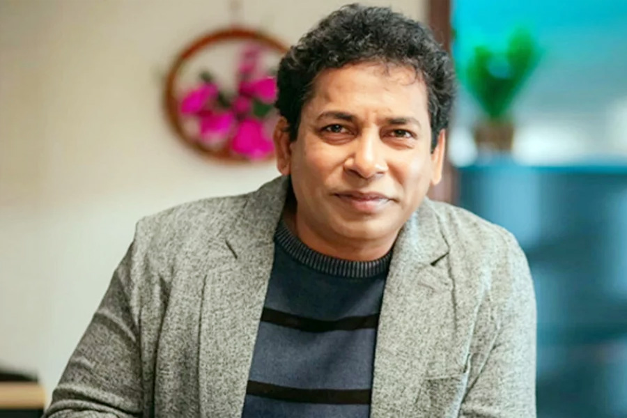 এবার নতুন পেশায় মোশাররফ করিম!