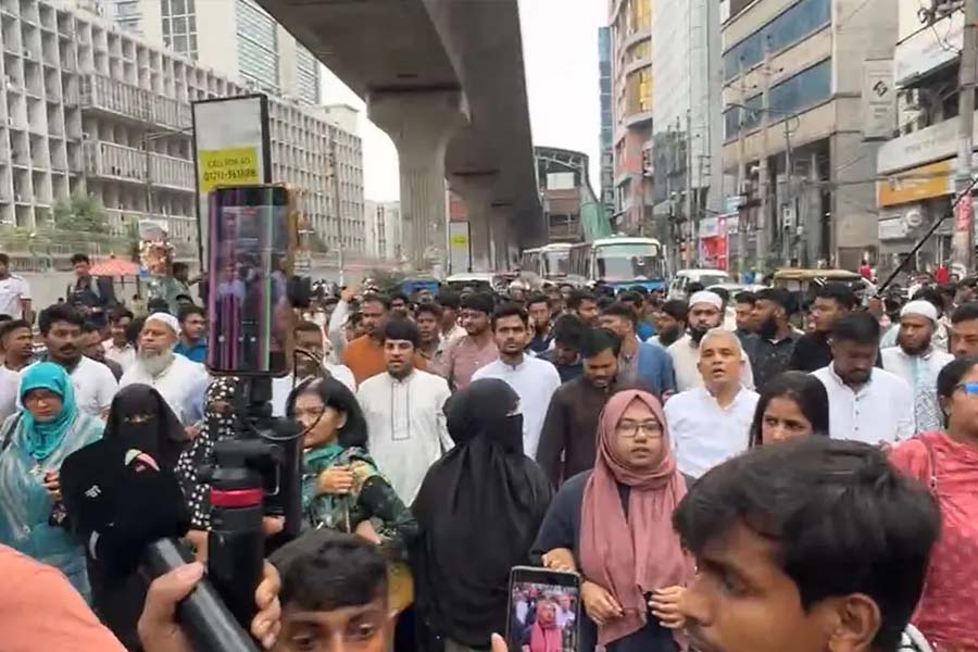 নাসীরুদ্দীন পাটওয়ারীর ওপর হামলার প্রতিবাদে বিক্ষোভ মিছিল
