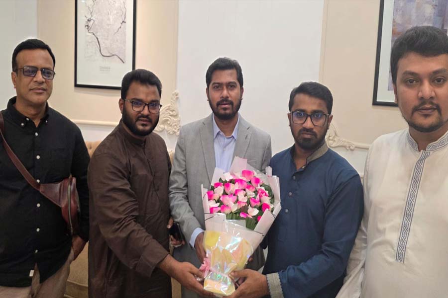 চিকিৎসা শেষে দেশে ফিরলেন নুরুল হক নুর