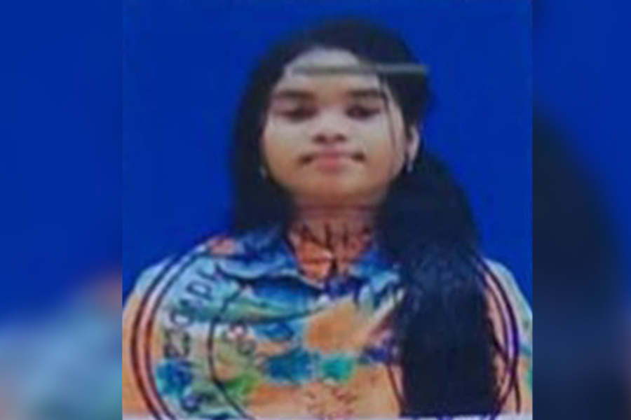 নবাবগঞ্জে আদিবাসী থেকে মুসলিম ধর্ম গ্রহন করলেন সোমা হাসদা