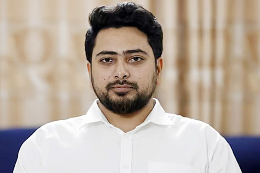 শেখ হাসিনার মামলায় নাহিদ ইসলামের সাক্ষ্য গ্রহণ মুলতবি