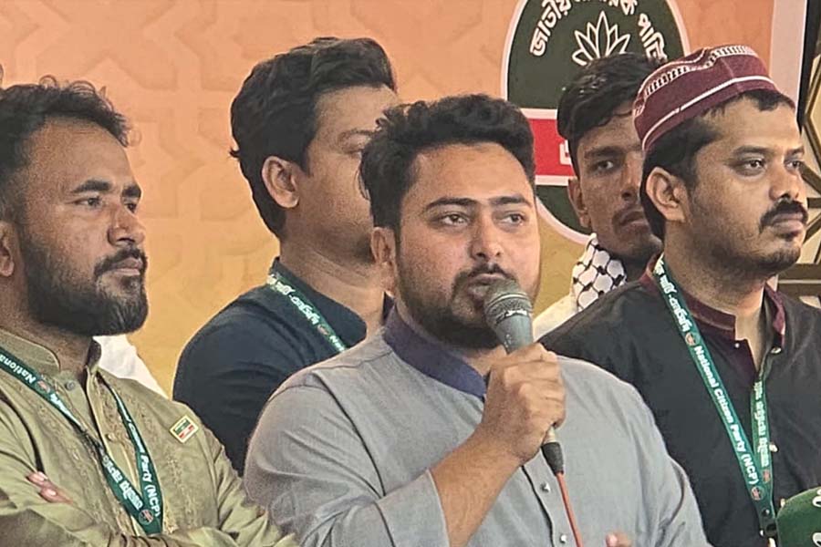 পররাষ্ট্রনীতি নিয়ে সরকারের সমালোচনায় নাহিদ ইসলাম