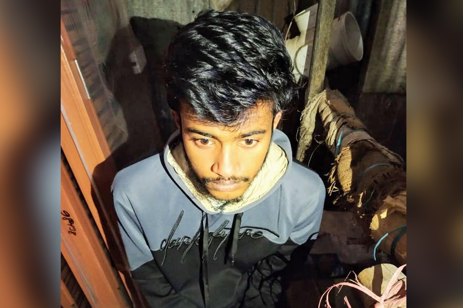 কুরআন শরীফ অবমাননার অভিযোগে যুবক গ্রেপ্তার