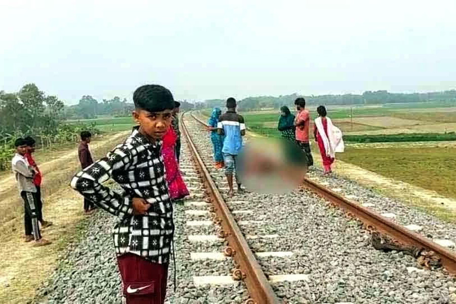 লোহাগড়ায় ট্রেনে কাটা পড়ে নিহত ১