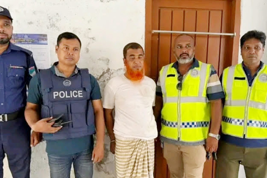 নড়াইলের মক্তবে শিশুদের হয়রানির অভিযোগে ইমাম আটক