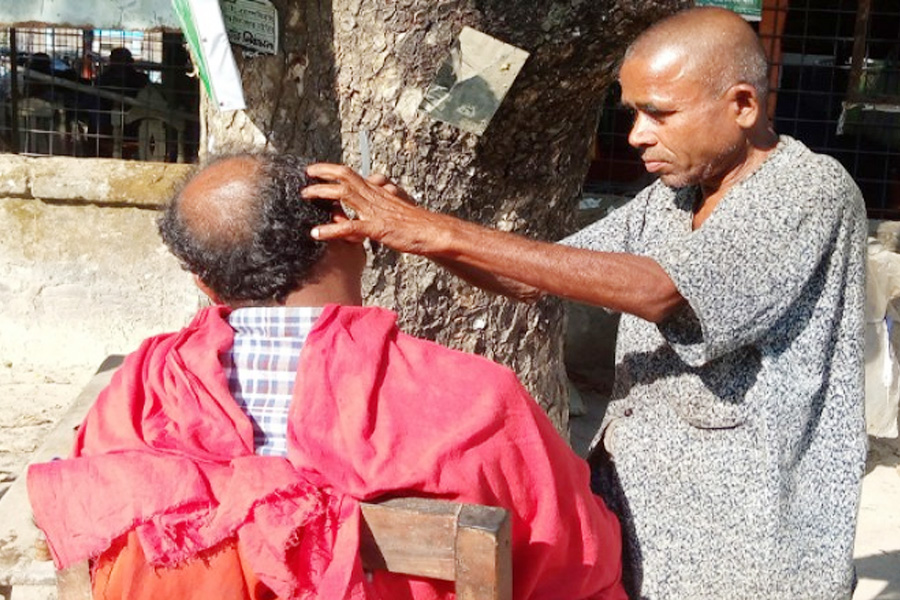 সৌন্দর্যের সেবায় নিবেদিত মানুষ