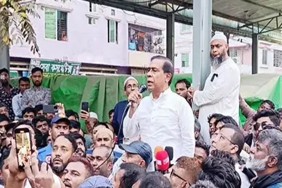 সরে দাঁড়ানোর তিন দিন পর নির্বাচন করার ঘোষণা বিএনপি প্রার্থীর