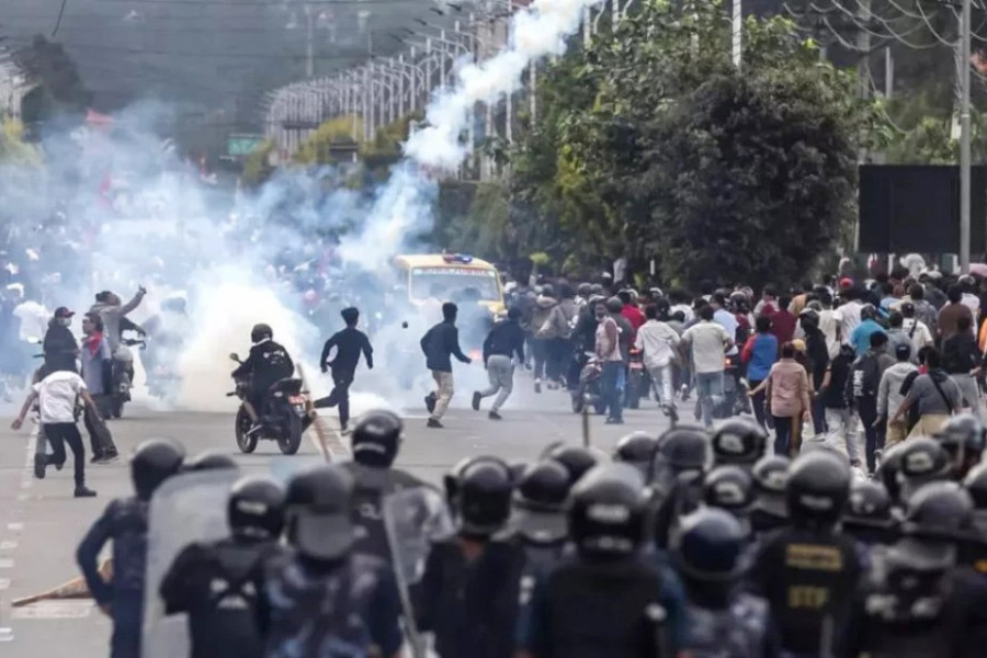 নেপালে বিক্ষোভে নিহতের সংখ্যা বেড়ে ৫১