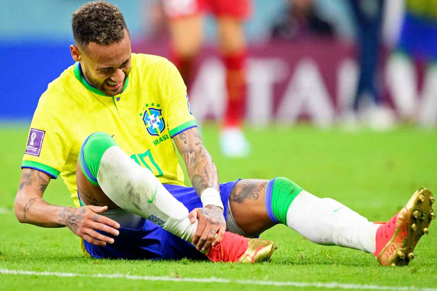 ফিটনেসের লড়াইয়ে নেইমার, বিশ্বকাপের আগে ফের অস্ত্রোপচার