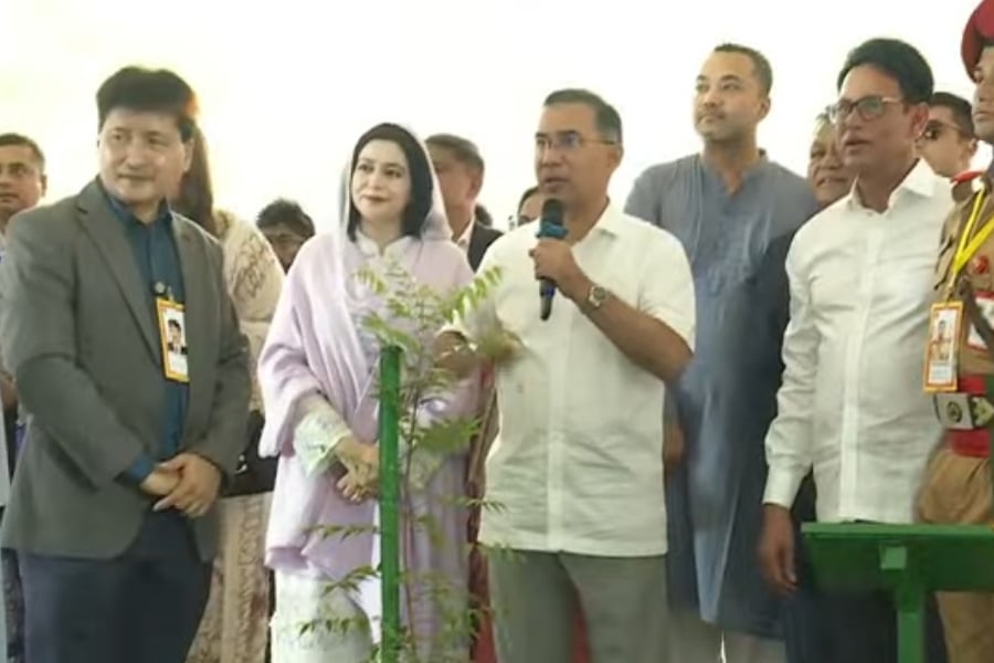 চীন মৈত্রী আন্তর্জাতিক সম্মেলন কেন্দ্র বৃক্ষরোপণ কর্মসূচির উদ্বোধনকালে বক্তব্য দেন তারেক রহমান। ছবি: ভিওডি বাংলা