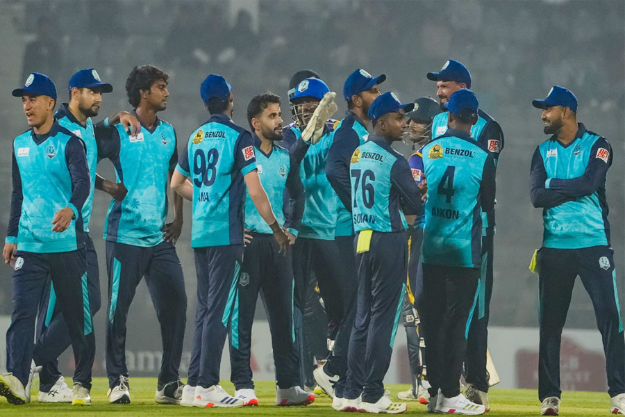 প্লে-অফের আশা হারাচ্ছে না জয়হীন নোয়াখালী