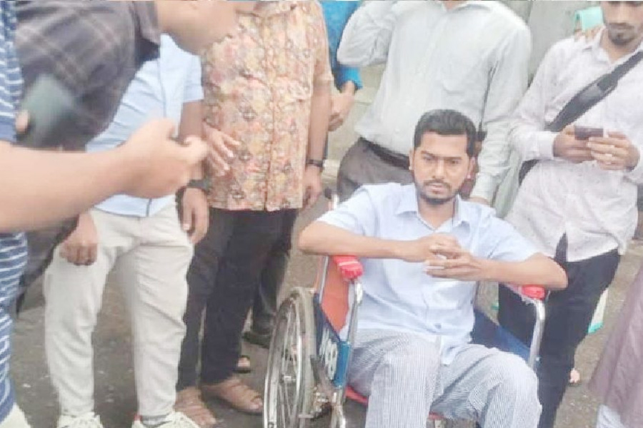 সোমবার সকালে সিঙ্গাপুর যাচ্ছেন নুর