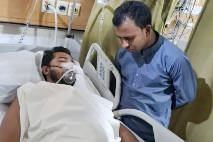 ১ সপ্তাহের মধ্যে  হাসপাতাল ছাড়তে পারেন নুর: ঢামেক