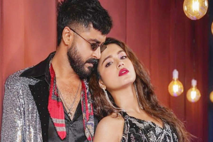 এবার ওটিটিতে রাজ-ফারিণের চমক
